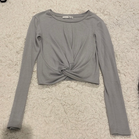 Wilfred free extra small gray knot crop - Picture 2 of 3